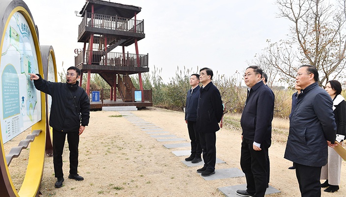 省人大代表考察白馬湖國家濕地公園